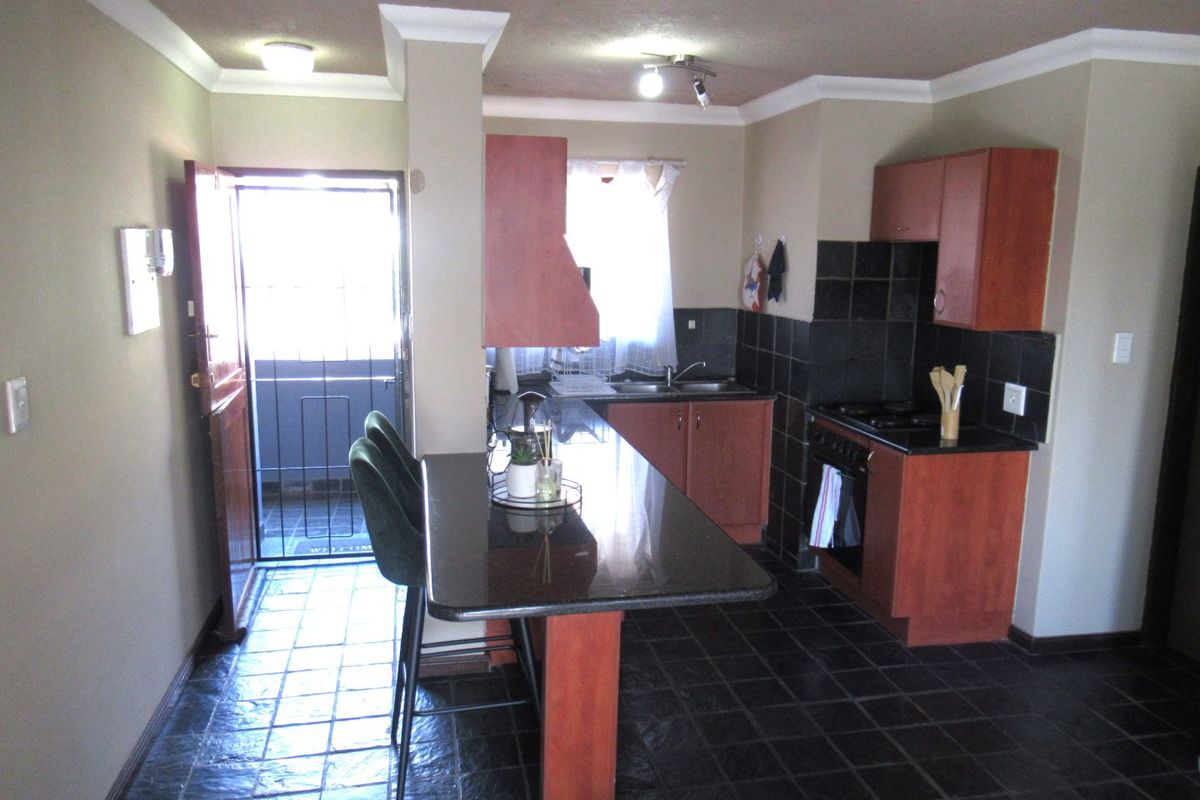 SPACIOUS ONE BEDROOM APARTMENT FOR SALE - Photo 4