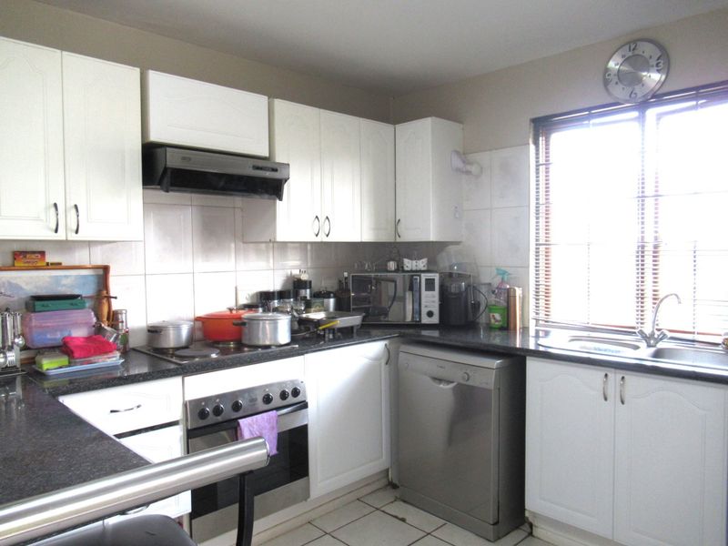 3 BEDROOM FREEHOLD FOR SALE IN HALFWAY GARDENS - Photo 8