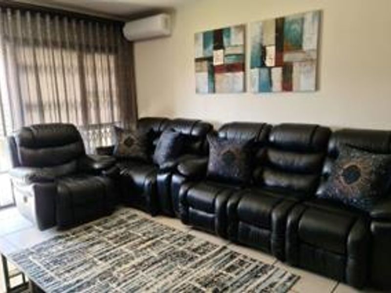 UPMARKET 2 BEDROOM 2 BATHROOM APARTMENT FOR SALE  - Photo 6