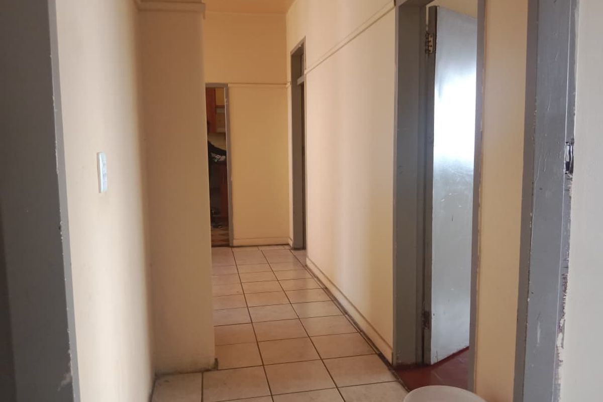 2 Bedroom Apartment in Berea - Photo 4