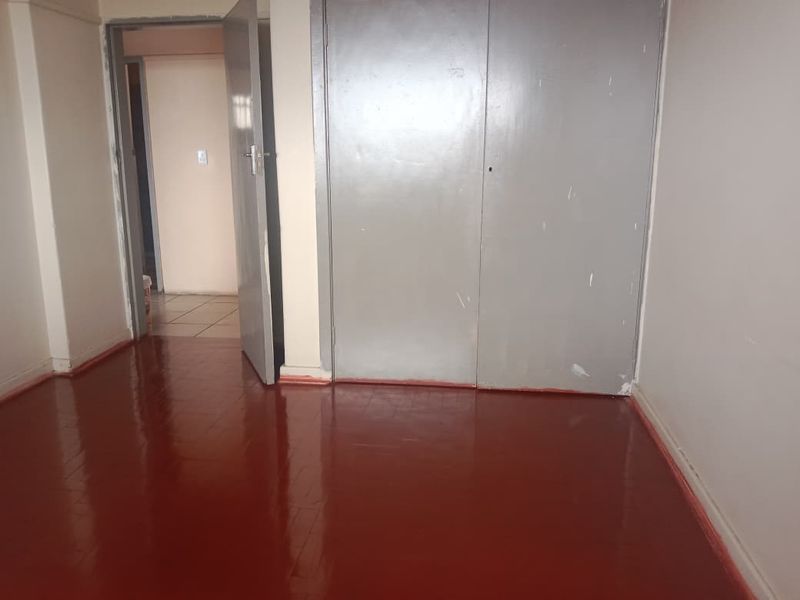 2 Bedroom Apartment in Berea - Photo 8