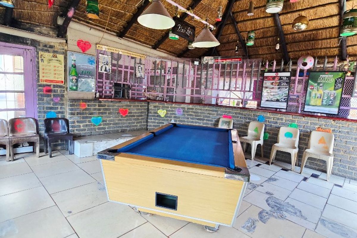 3 Bedroom Home with Restaurant, Tuck Shop & Flatlet – Income Potential in Pienaarsdorp - Photo 5