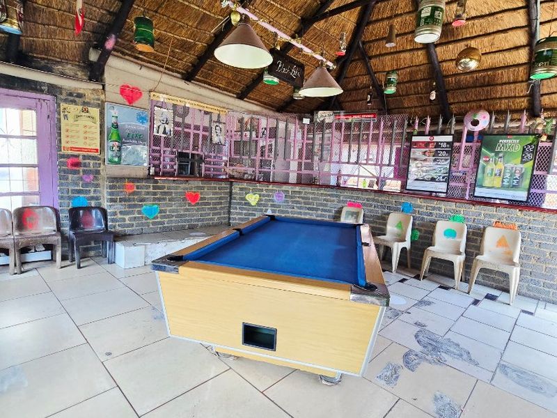 3 Bedroom Home with Restaurant, Tuck Shop & Flatlet – Income Potential in Pienaarsdorp - Photo 5