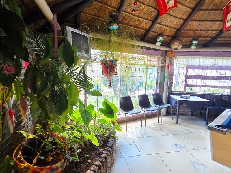 3 Bedroom Home with Restaurant, Tuck Shop & Flatlet – Income Potential in Pienaarsdorp - Photo 6