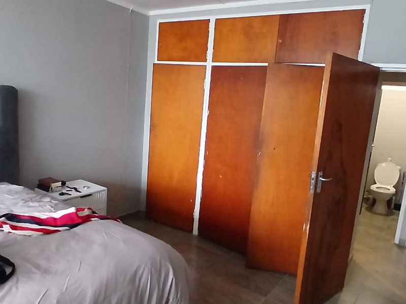 Newly Refurbished 2-Bedroom Apartment – Sunnyside, Pretoria - Photo 5