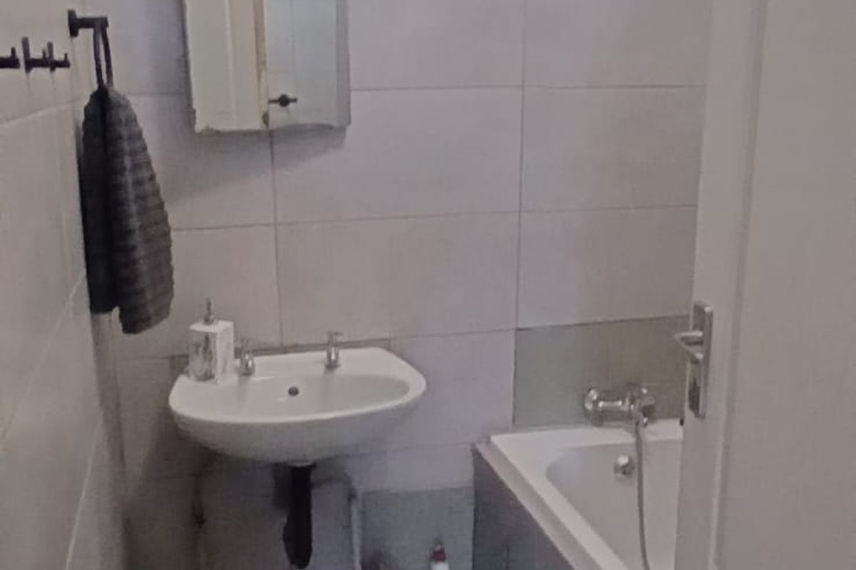 Newly Refurbished 2-Bedroom Apartment – Sunnyside, Pretoria - Photo 4