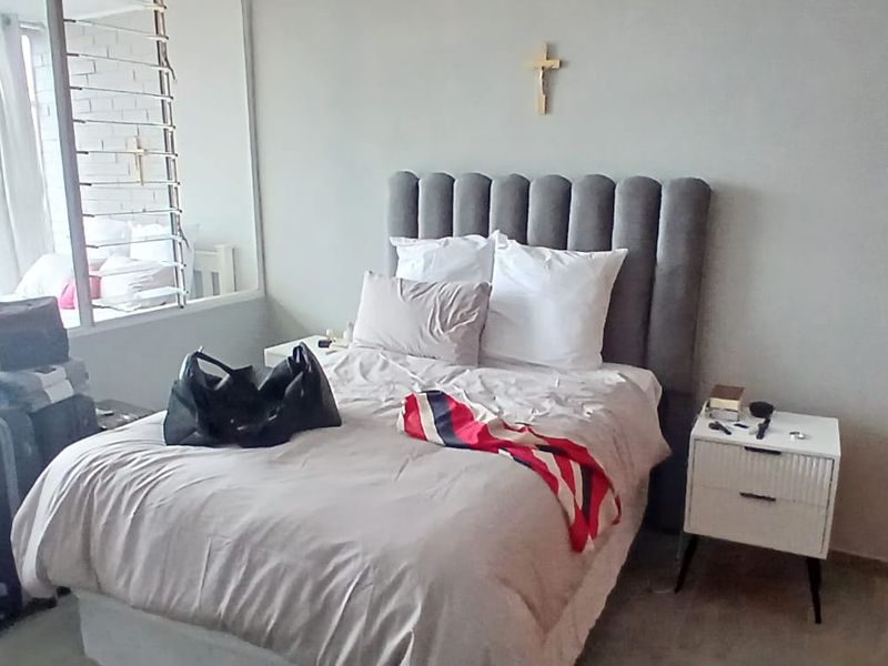 Newly Refurbished 2-Bedroom Apartment – Sunnyside, Pretoria - Photo 3