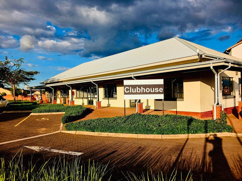 Stylish & Modern 2-Bedroom Apartment in Sagewood, Midrand - Photo 2