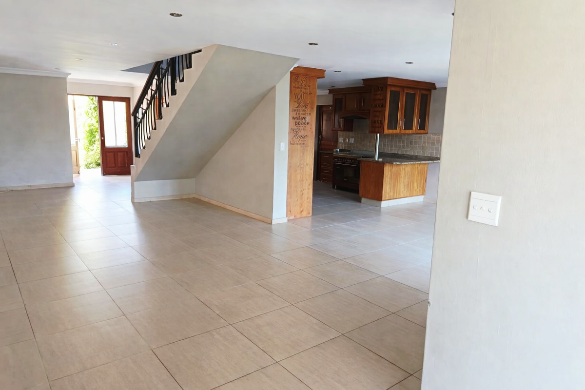 3 Bedroom Triplex Townhouse with 2 Bedroom Flatlet in Secure Complex – Klerksdorp - Photo 5