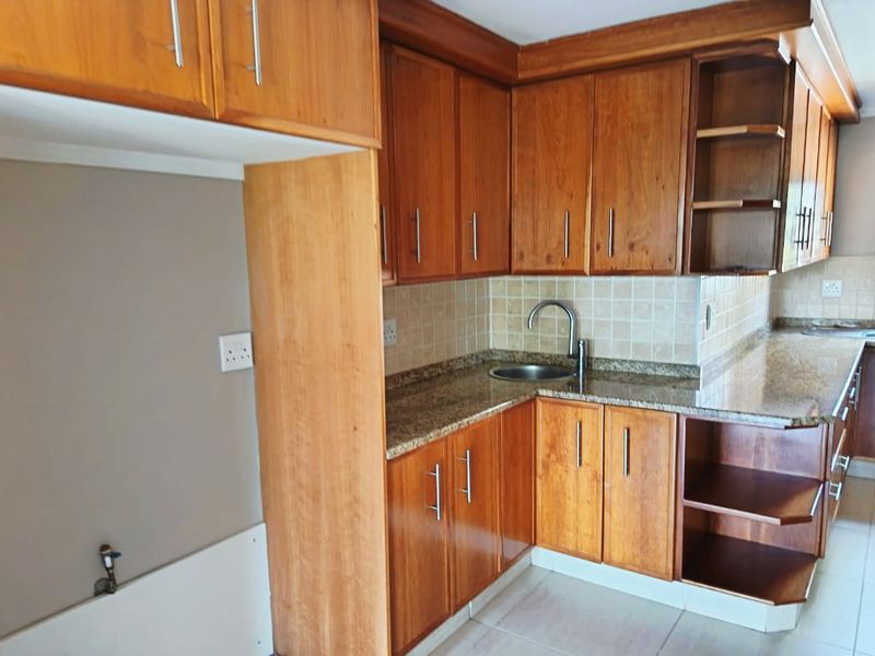 3 Bedroom Triplex Townhouse with 2 Bedroom Flatlet in Secure Complex – Klerksdorp - Photo 8