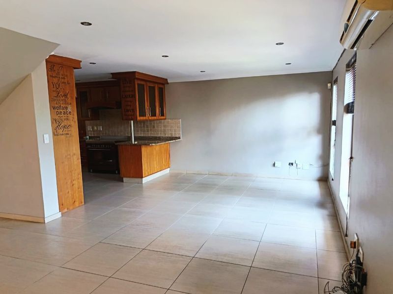 3 Bedroom Triplex Townhouse with 2 Bedroom Flatlet in Secure Complex – Klerksdorp - Photo 6