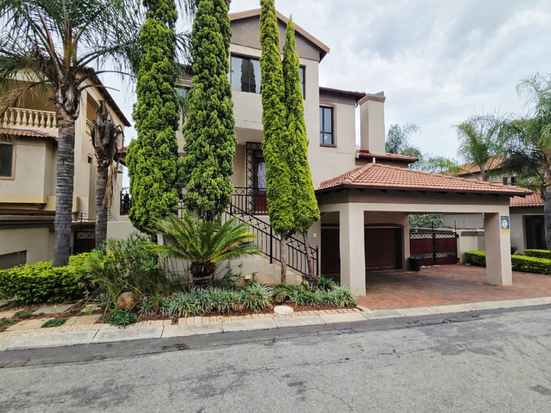 3 Bedroom Triplex Townhouse with 2 Bedroom Flatlet in Secure Complex – Klerksdorp - Photo 2