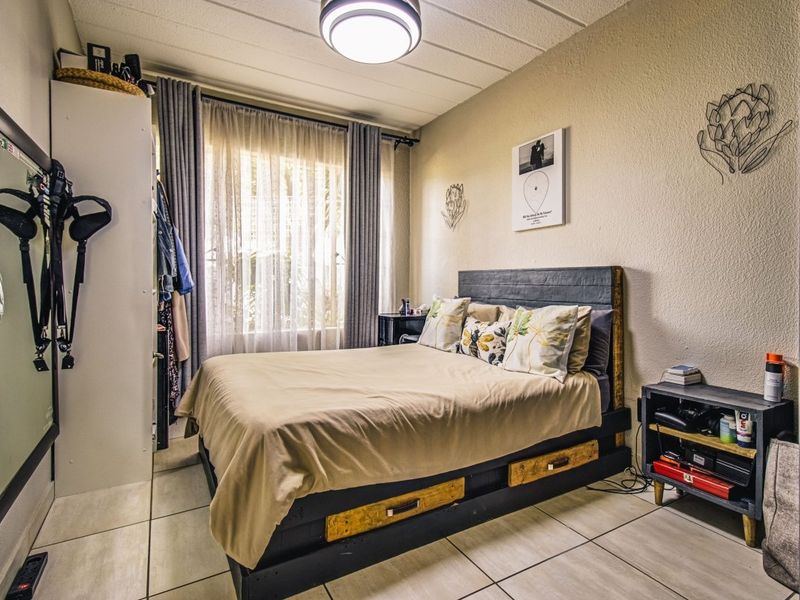 Cozy Modern Living – Perfect 1 Bedroom Starter Home or Investment!  - Photo 10