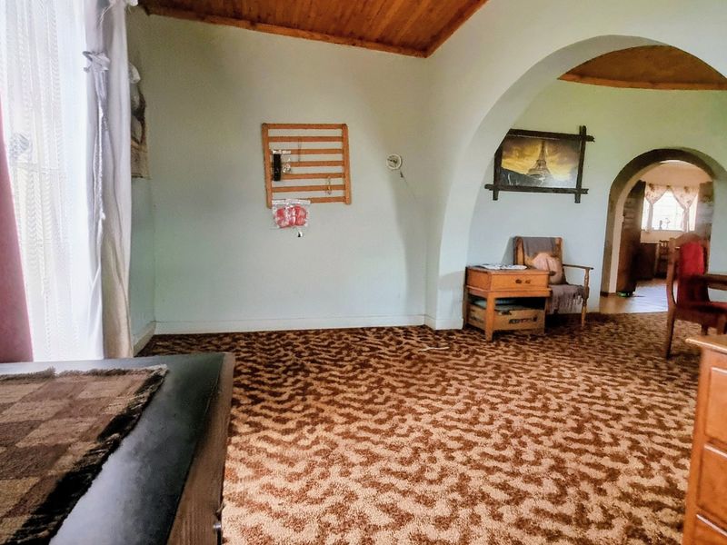 Vaal Dam Waterfront Family Home with Separate Flat - Photo 10