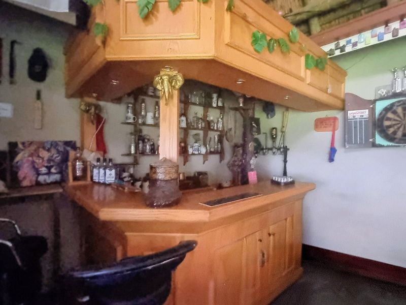 Vaal Dam Waterfront Family Home with Separate Flat - Photo 2