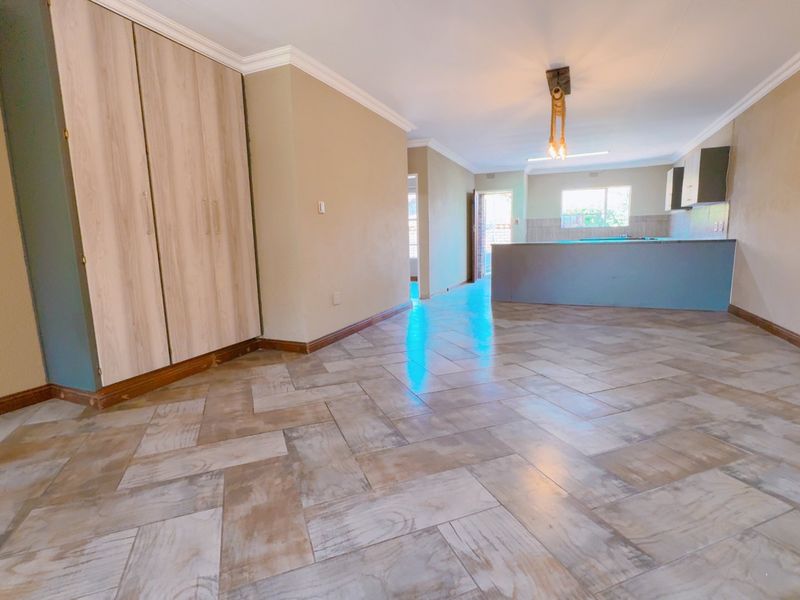 Freshly redone in Three Rivers - Photo 10