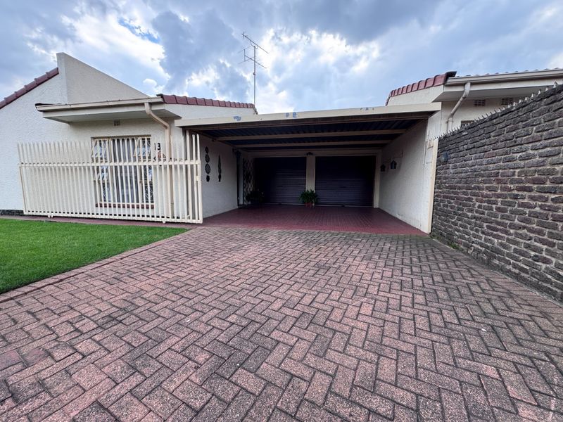 Comfort meets convenience in Three Rivers - Photo 2