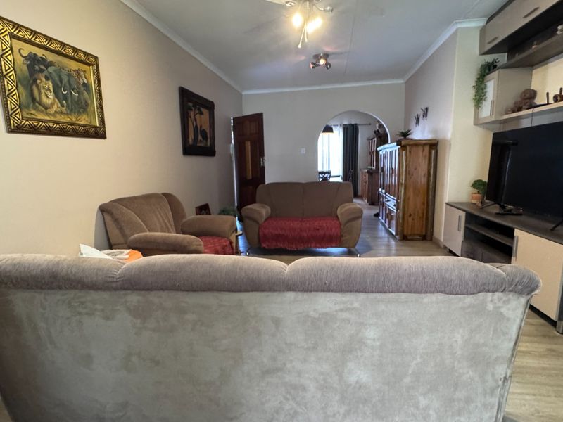 Comfort meets convenience in Three Rivers - Photo 10