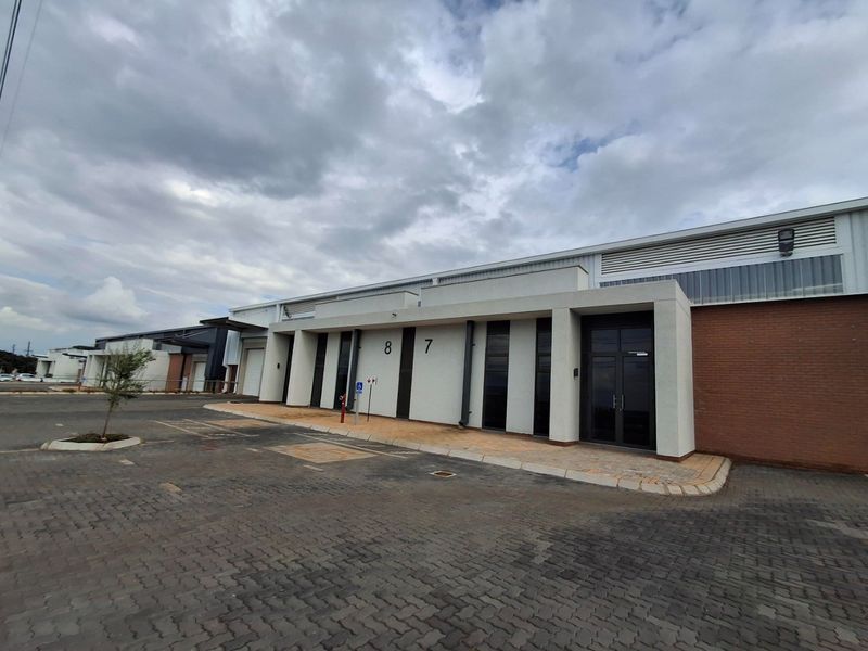 Brand New Mini Warehouse – Last Unit Available at Eco Glades 3!  - Photo 10