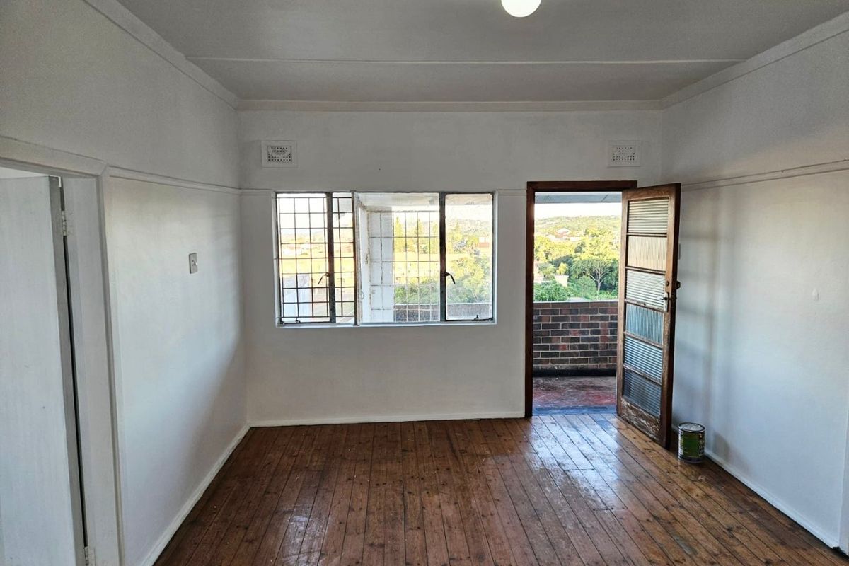 3 bedrooms, 1 Bathroom House To Let In Clare Estate, Durban - Photo 3