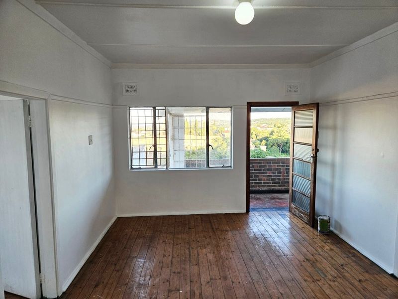3 bedrooms, 1 Bathroom House To Let In Clare Estate, Durban - Photo 3