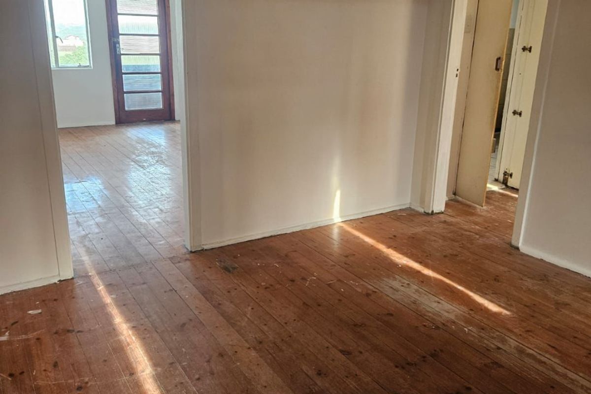 3 bedrooms, 1 Bathroom House To Let In Clare Estate, Durban - Photo 4