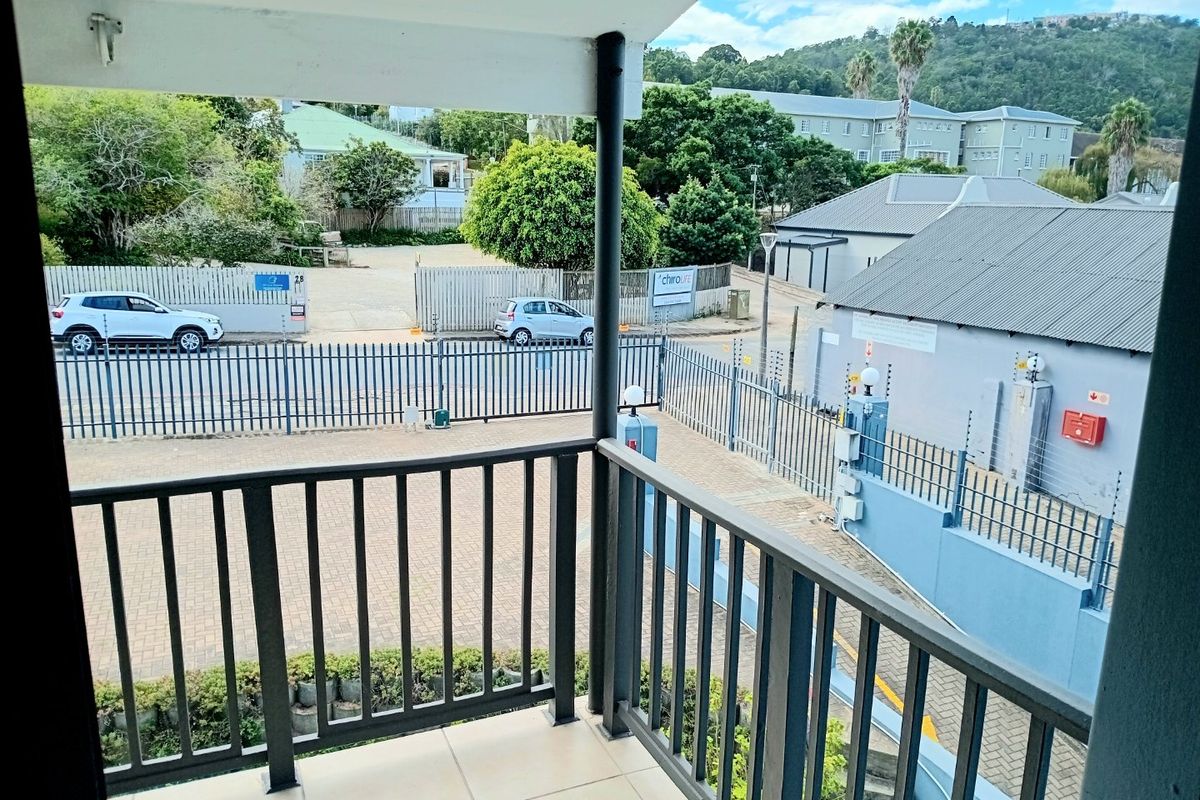 Move In Ready Apartment with Two Bedrooms and Two Bathrooms - Photo 4