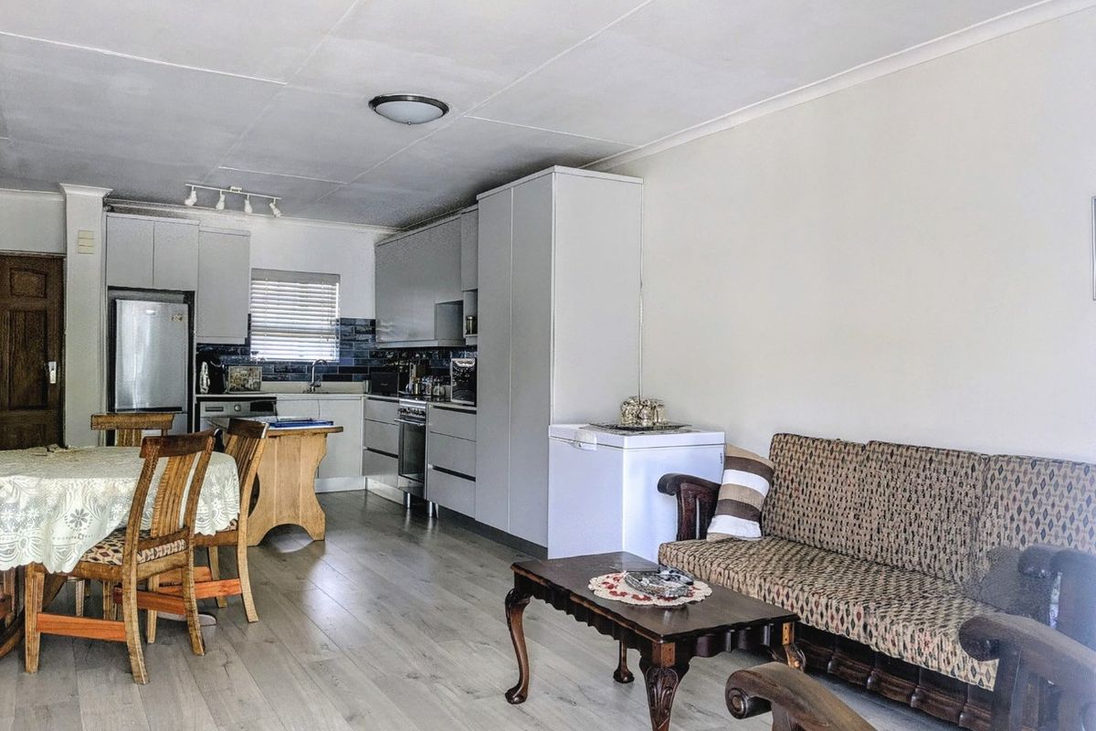 Move In Ready Apartment with Two Bedrooms and Two Bathrooms - Photo 5