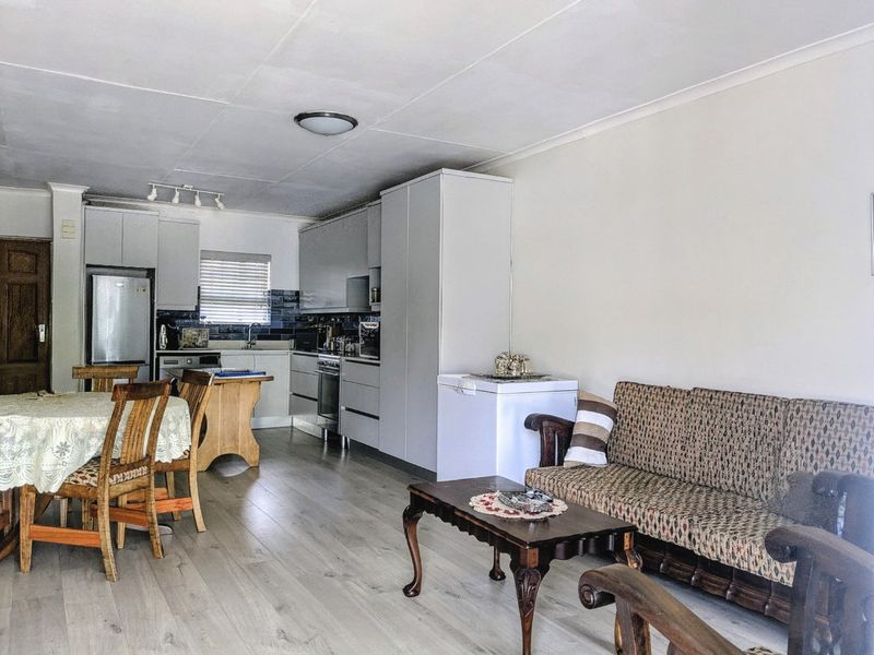 Move In Ready Apartment with Two Bedrooms and Two Bathrooms - Photo 5