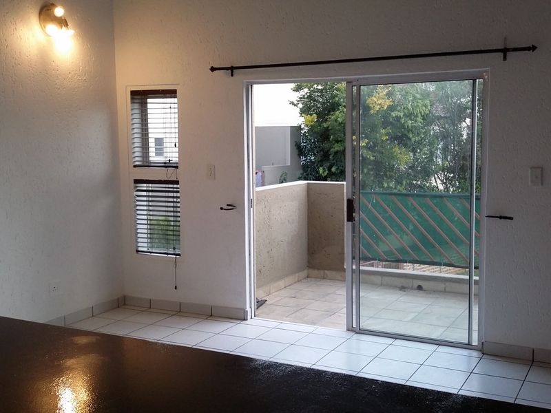 Apartment in secure complex with 2 pools and 2 gardens - Photo 3