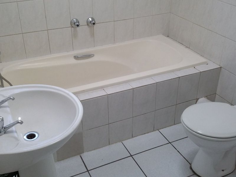 Apartment in secure complex with 2 pools and 2 gardens - Photo 7