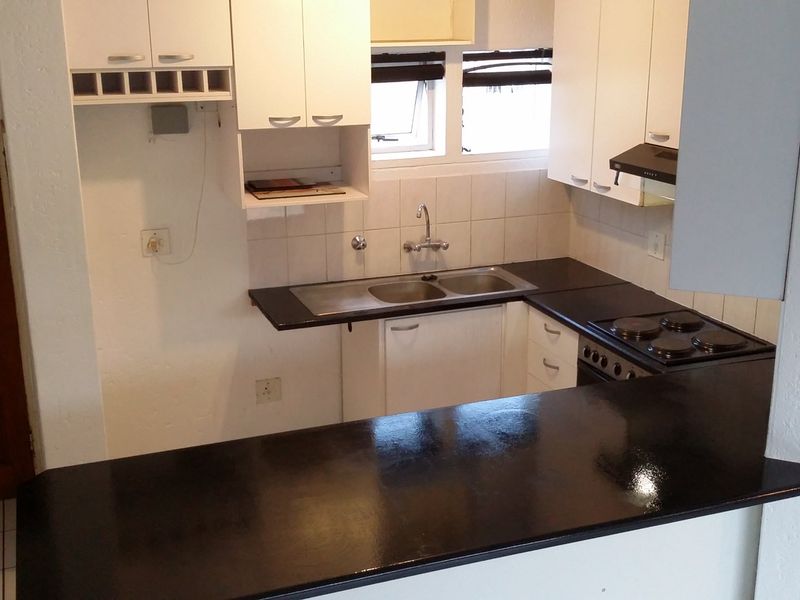 Apartment in secure complex with 2 pools and 2 gardens - Photo 4