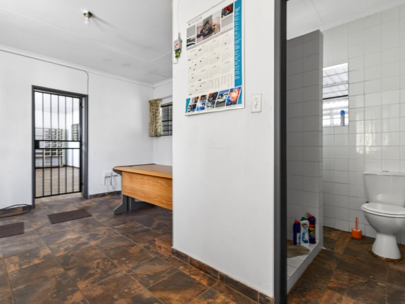 Versatile Mixed-Use Agricultural Holding with Warehouses & Multiple Dwellings - Photo 7