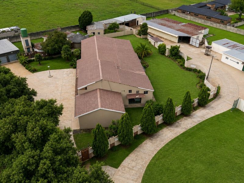 Versatile Mixed-Use Agricultural Holding with Warehouses & Multiple Dwellings - Photo 1