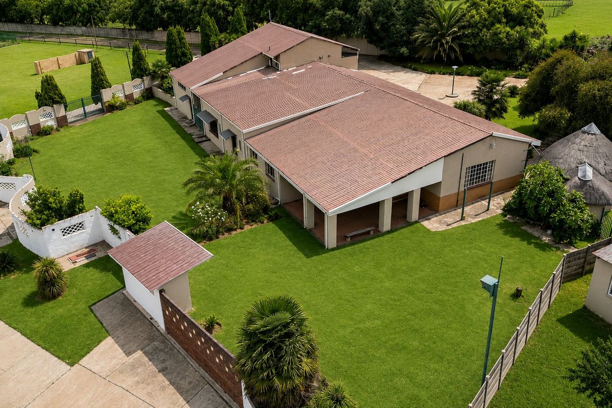 Versatile Mixed-Use Agricultural Holding with Warehouses & Multiple Dwellings - Photo 3