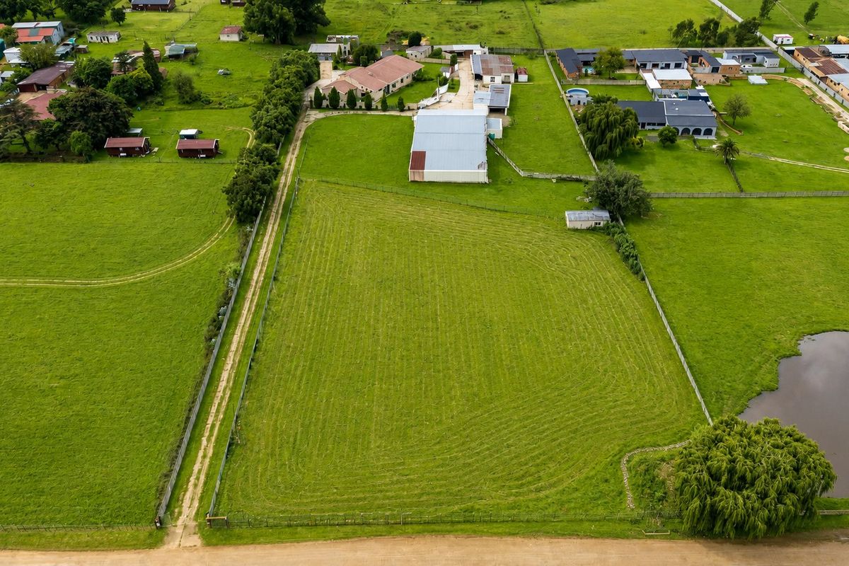 Versatile Mixed-Use Agricultural Holding with Warehouses & Multiple Dwellings - Photo 2