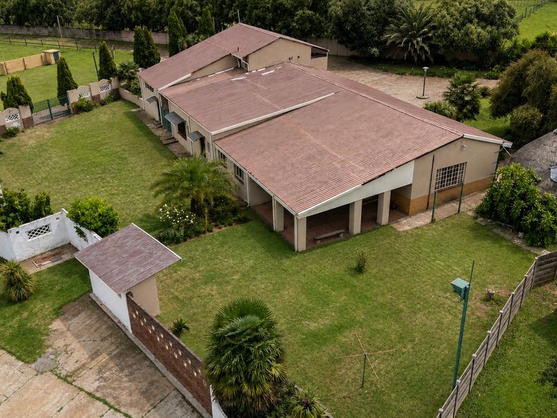 Versatile Agricultural Holding with Warehouses & Multiple Dwellings - Photo 1