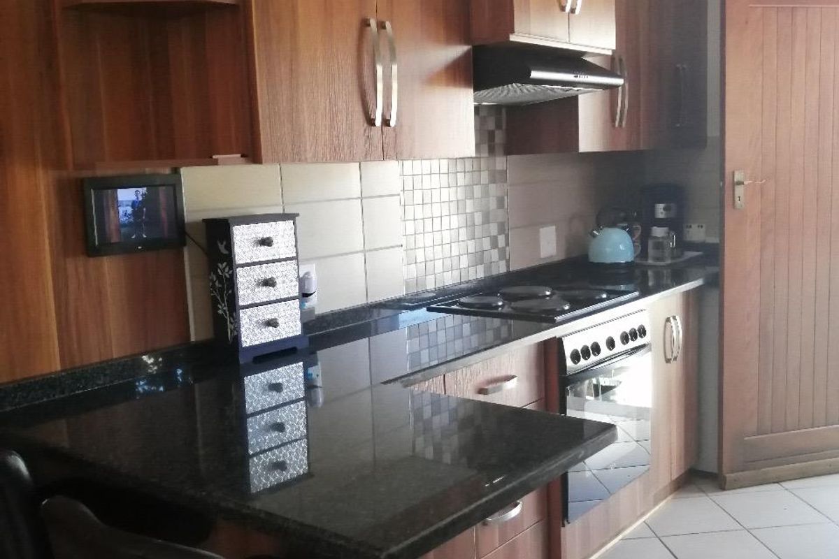 3 BEDROOM TOWNHOUSE IN COMPLEX TO RENT  - Photo 3