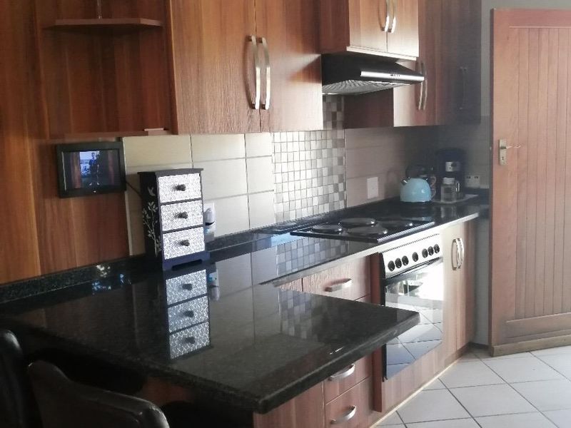 3 BEDROOM TOWNHOUSE IN COMPLEX TO RENT  - Photo 3