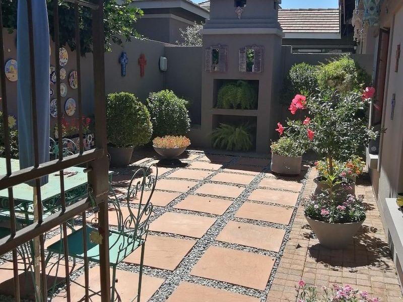 3 BEDROOM TOWNHOUSE IN COMPLEX TO RENT  - Photo 2