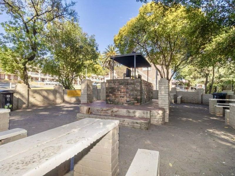 2 BEDROOM APARTMENT FOR SALE - Photo 3