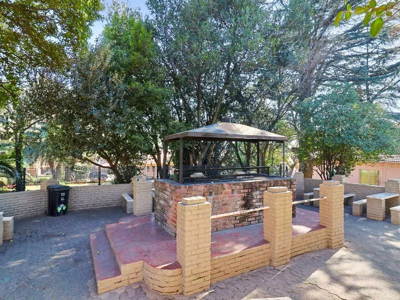 2 BEDROOM APARTMENT FOR SALE - Photo 4