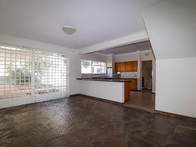 Stunning 4-Bedroom Family Home – Brand New Upgrades & High-Speed Internet Included in Flamwood - Photo 8