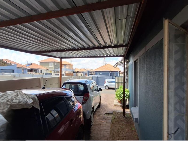 PROPER GEM IN THE UPWARD GROWING ALBERTON - Photo 3