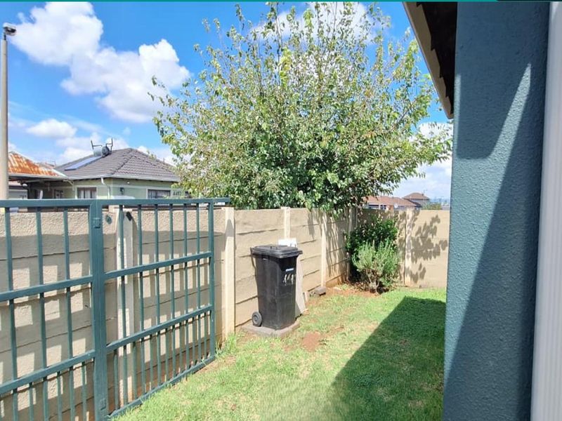 PROPER GEM IN THE UPWARD GROWING ALBERTON - Photo 4