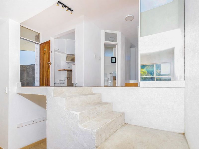 1 Bedroom Split Level Apartment  - Photo 8