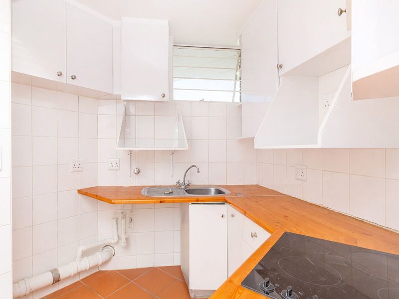 1 Bedroom Split Level Apartment  - Photo 7