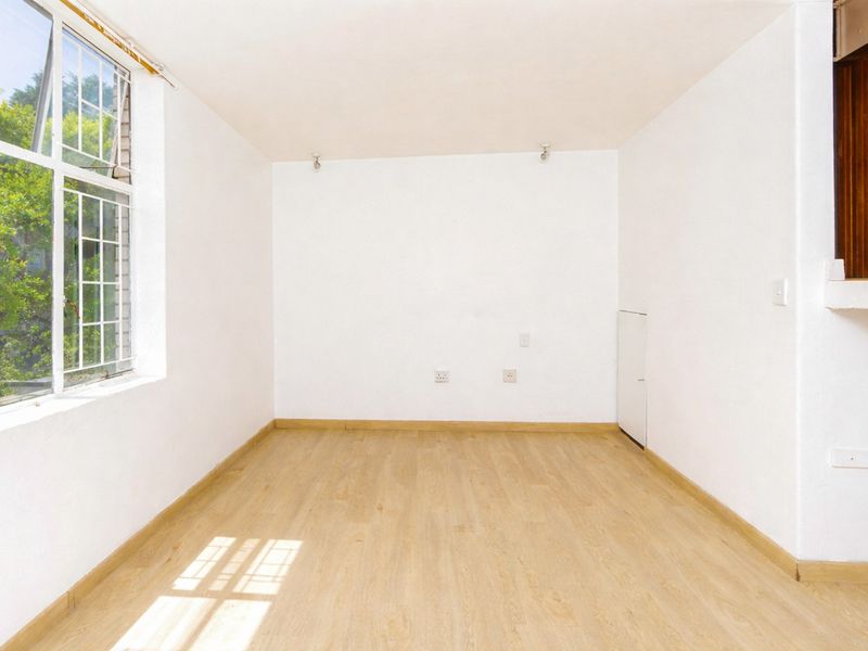 1 Bedroom Split Level Apartment  - Photo 6