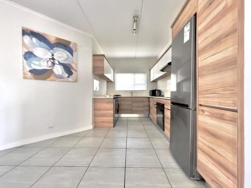 Fully Furnished 3 Bedroom Apartment to rent in Kikuyu, Waterfall City Midrand  - Photo 3