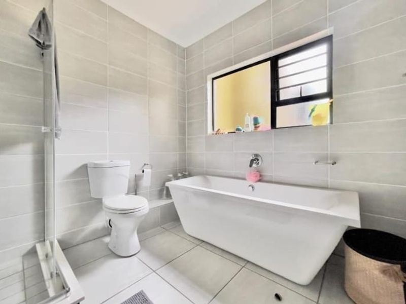 Fully Furnished 3 Bedroom Apartment to rent in Kikuyu, Waterfall City Midrand  - Photo 10